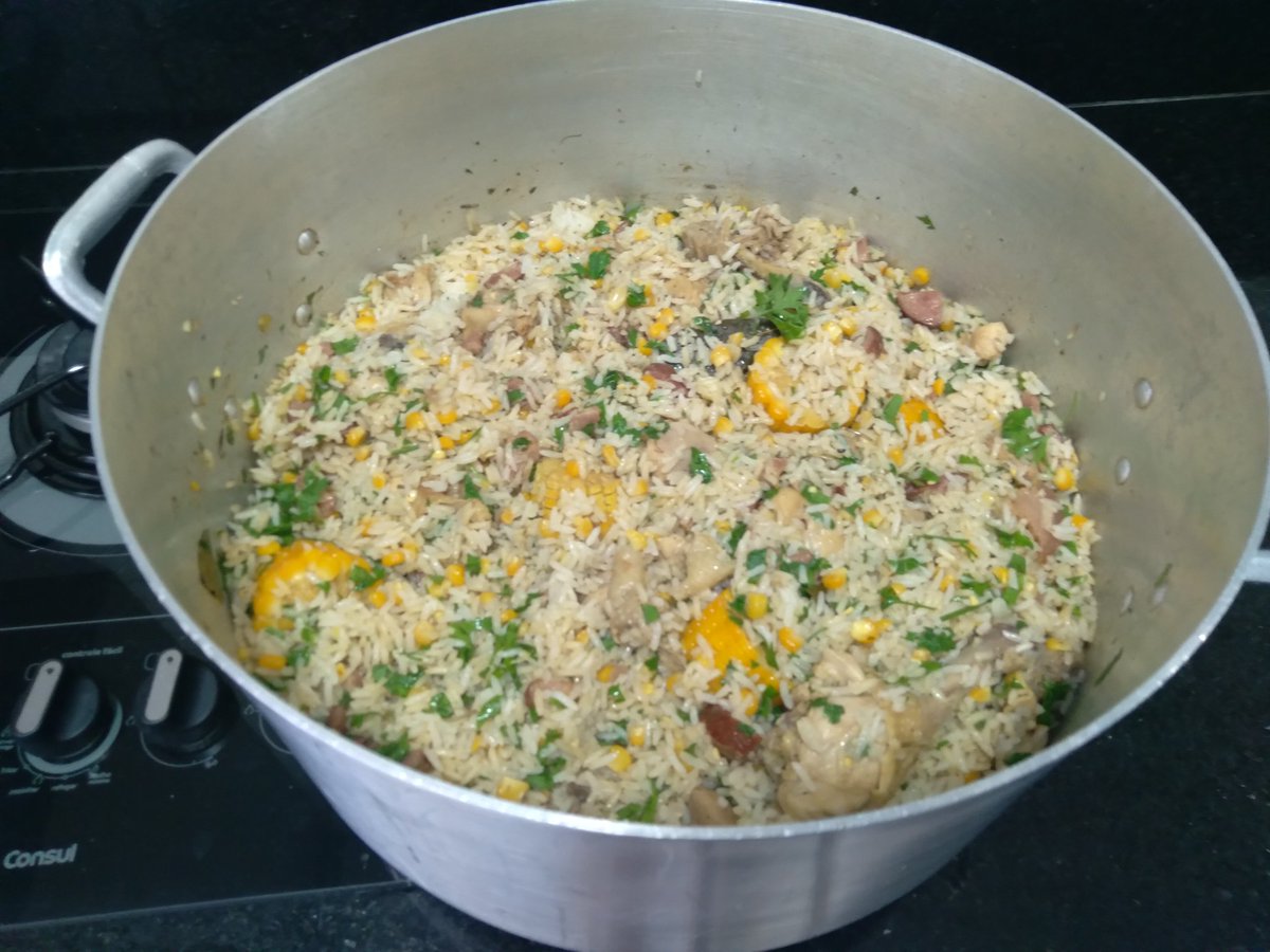 BrandaoJos's tweet photo. Qual o seu hobby?

O meu é cozinhar!!! Pra quem gosta, essa é uma bela galinhada. https://t.co/8ypb1p4EPy