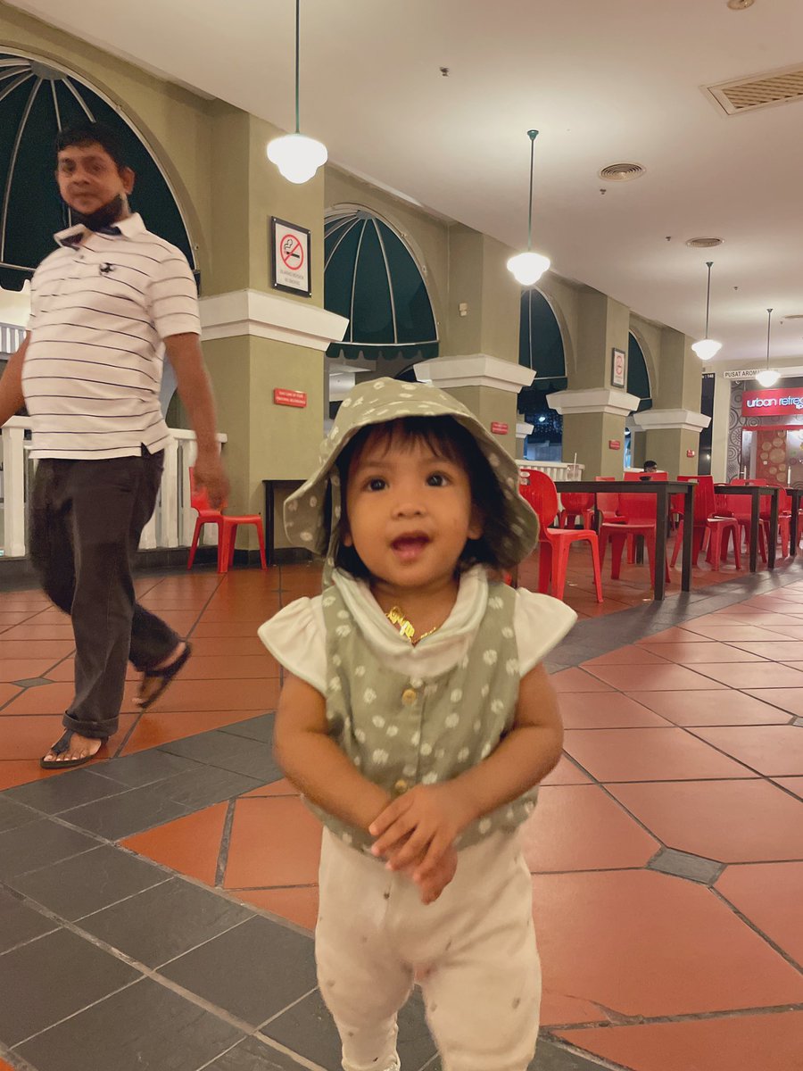 My baby angel. Suka sgt org tengok dia or tegur dia. 😌