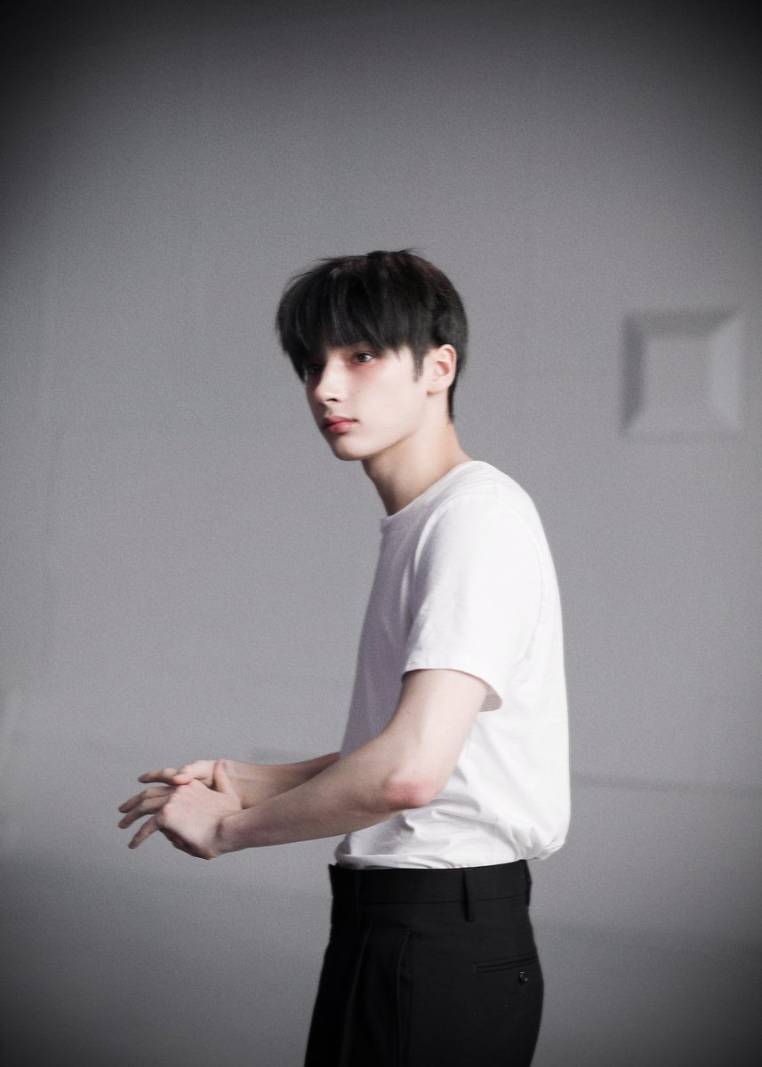 biggestsimp4kai's tweet photo. hueningkai aka the love of my life <3 https://t.co/vK50C5Lhy6