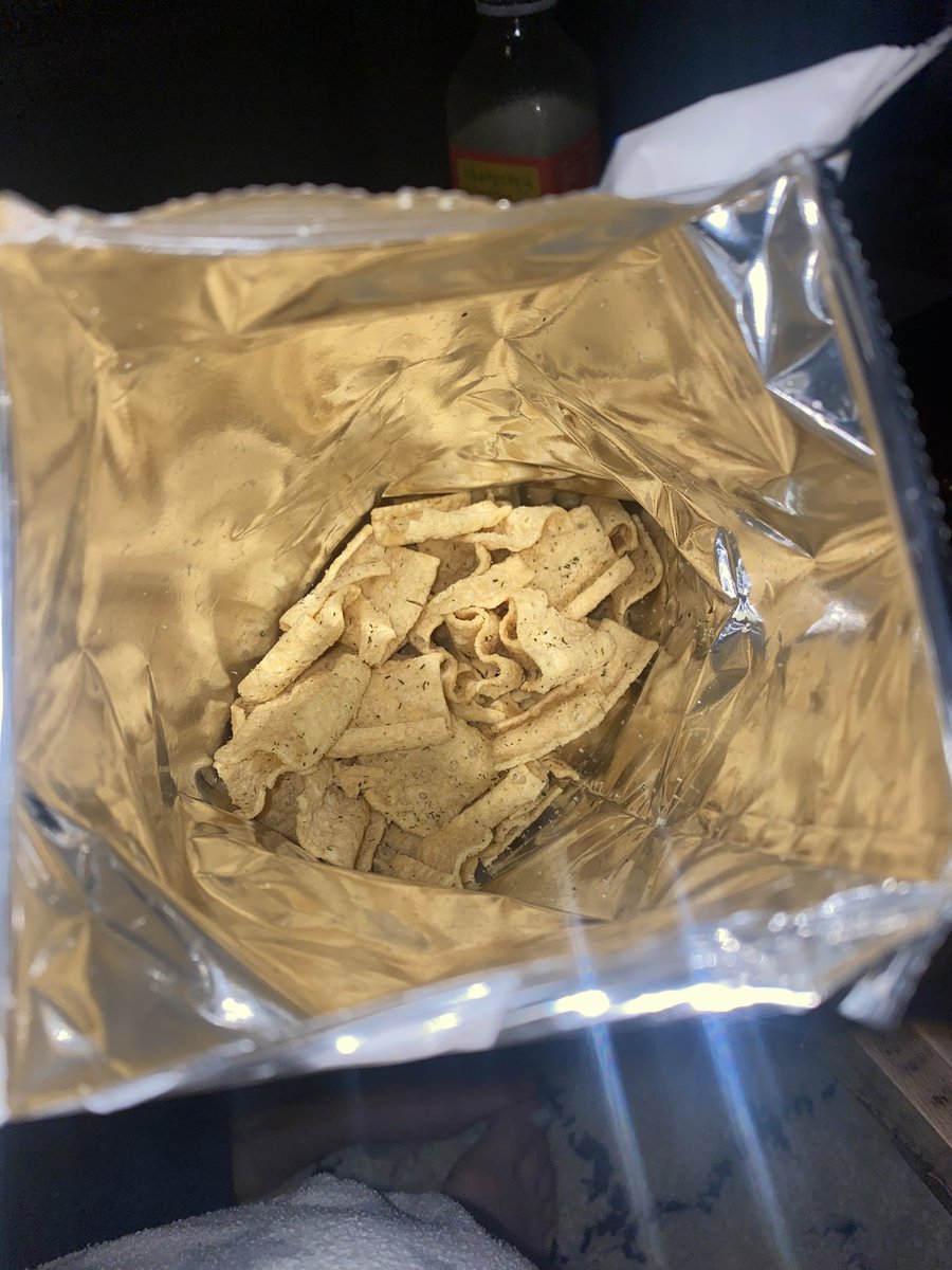 BiteNoEvil's tweet photo. @EatRealSnacks why so much space? Dont you think this should be looked at by putting more chips in the packet or reducing the packaging size!? https://t.co/J25eLVmyit