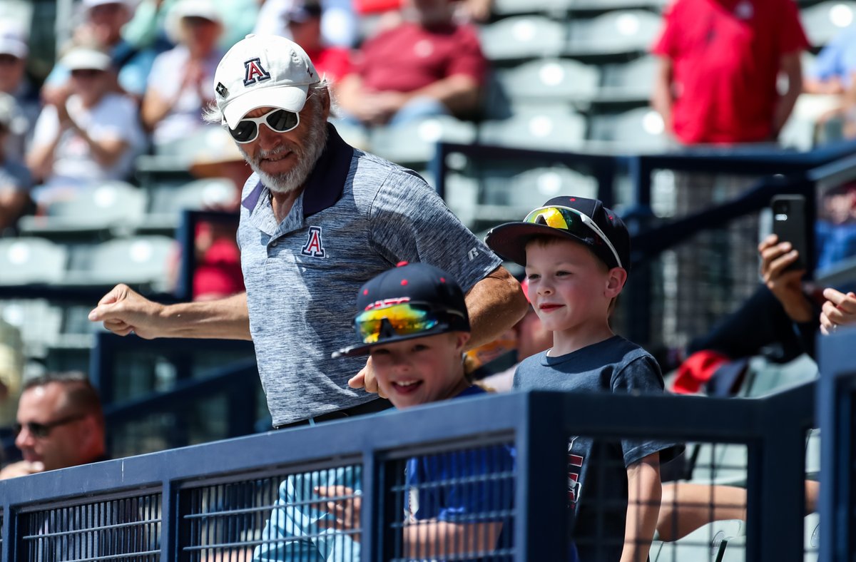 ArizonaBaseball's tweet photo. 1⃣0⃣0⃣,2⃣2⃣6⃣ through the gates of Hi Corbett this season. 𝐓𝐇𝐀𝐍𝐊 𝐘𝐎𝐔, Tucson! #BearDown https://t.co/ysjXq1xENa
