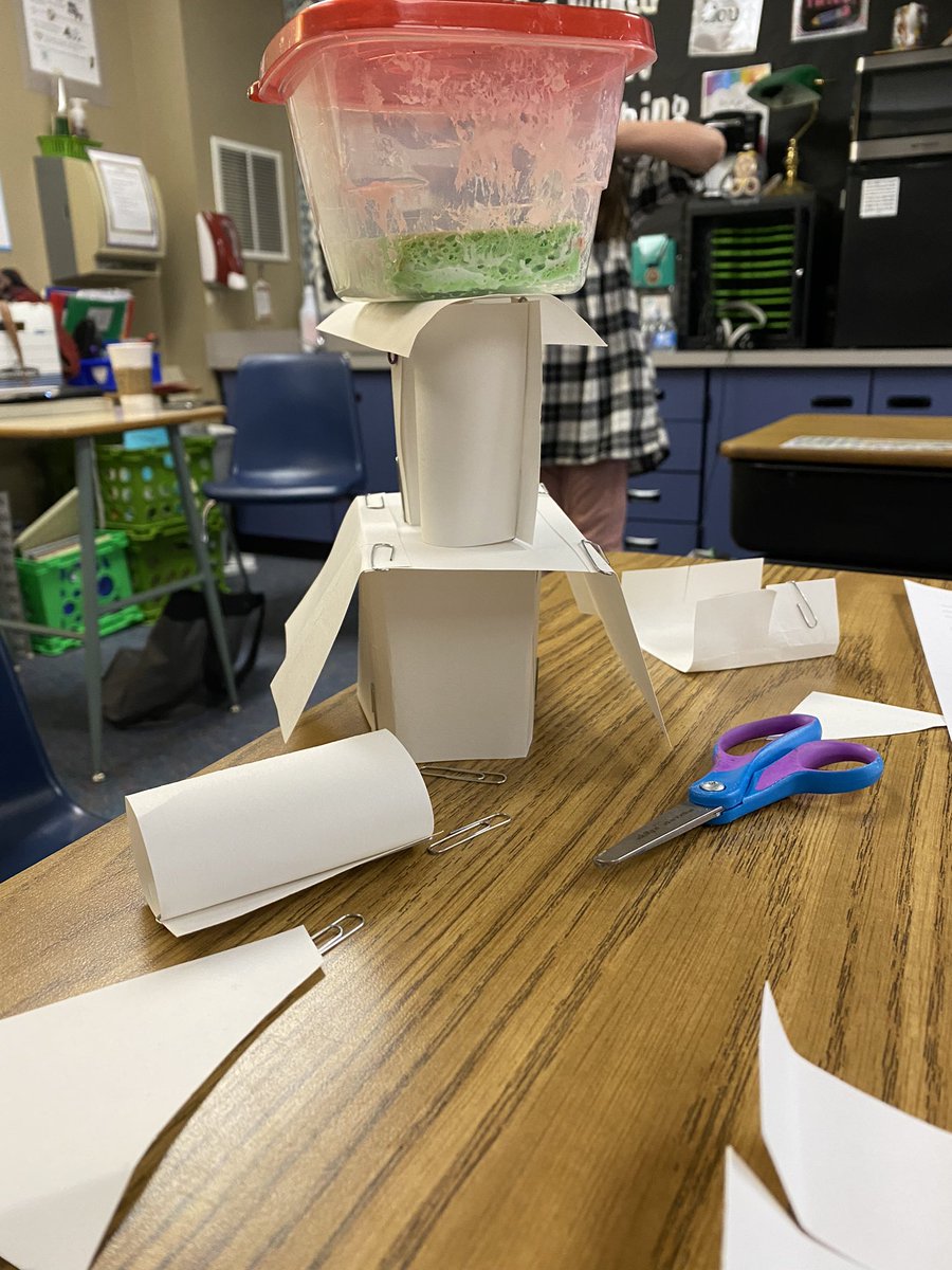 hadams17511149's tweet photo. Science experiments in 2nd grade #materialmagic #paperhouse #funin2ndgrade @SanbornDragons @SvvsdSchuh https://t.co/Mk288QZDPe