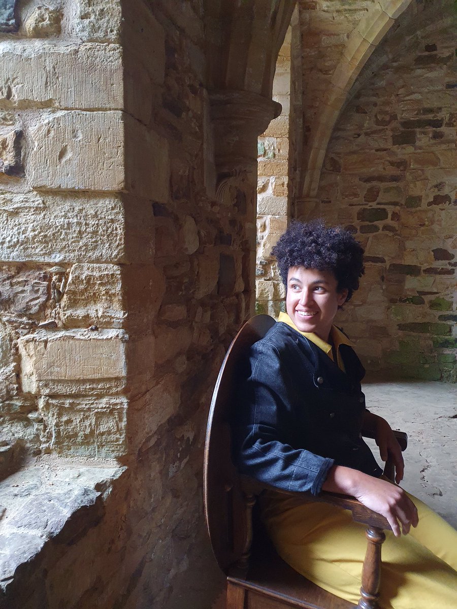 ExploreArch's tweet image. Joining the monks!
@hannahcollisson’s workspace is now in the Monk’s Common Room @englishheritage’s @1066battleabbey

#MarieInTheMargins
#videoinstallation, also @hastings_museum, features
#Hastings’ #creativewomen exploring their forebears as they work on the fertile margins.