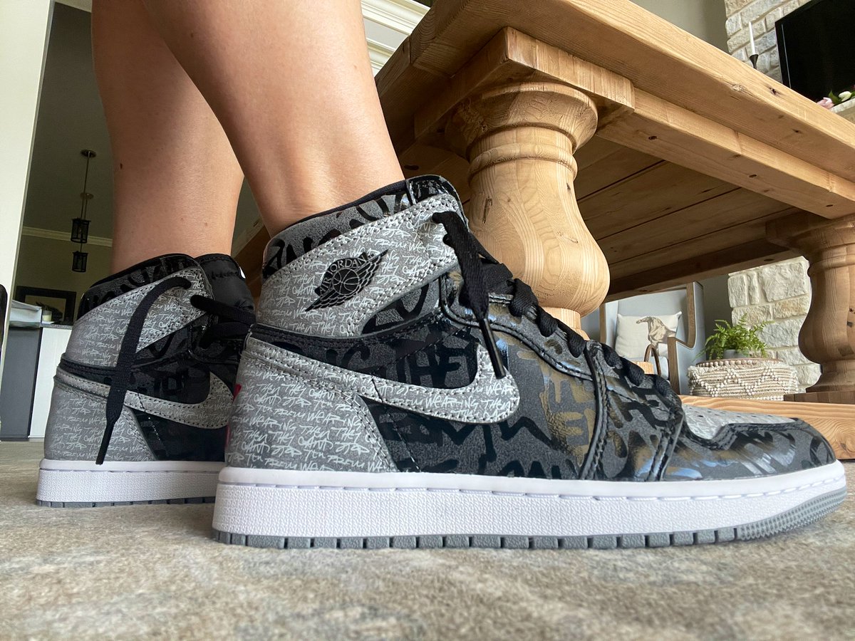 MelanyCAylor's tweet photo. Because #NASCAR. #SponsorsMatter #AirJordan #ShoeGameStrong https://t.co/li0VhRhMXR