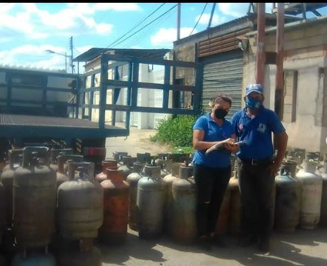 Gob_Guarico's tweet photo. #SEPA📢Más de 5 mil familias han sido favorecidas con la distribución de gas
Más información ⬇️
👁🗨https://t.co/tgCy2dD8IF
#Guárico
#VenezuelaInnova
#EnCuerpoYAlmaPorGuárico https://t.co/6aWKMKf2vo