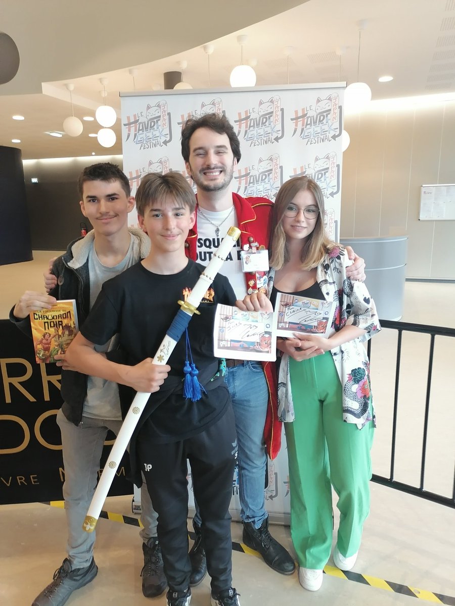 SimonParis7 tweet picture