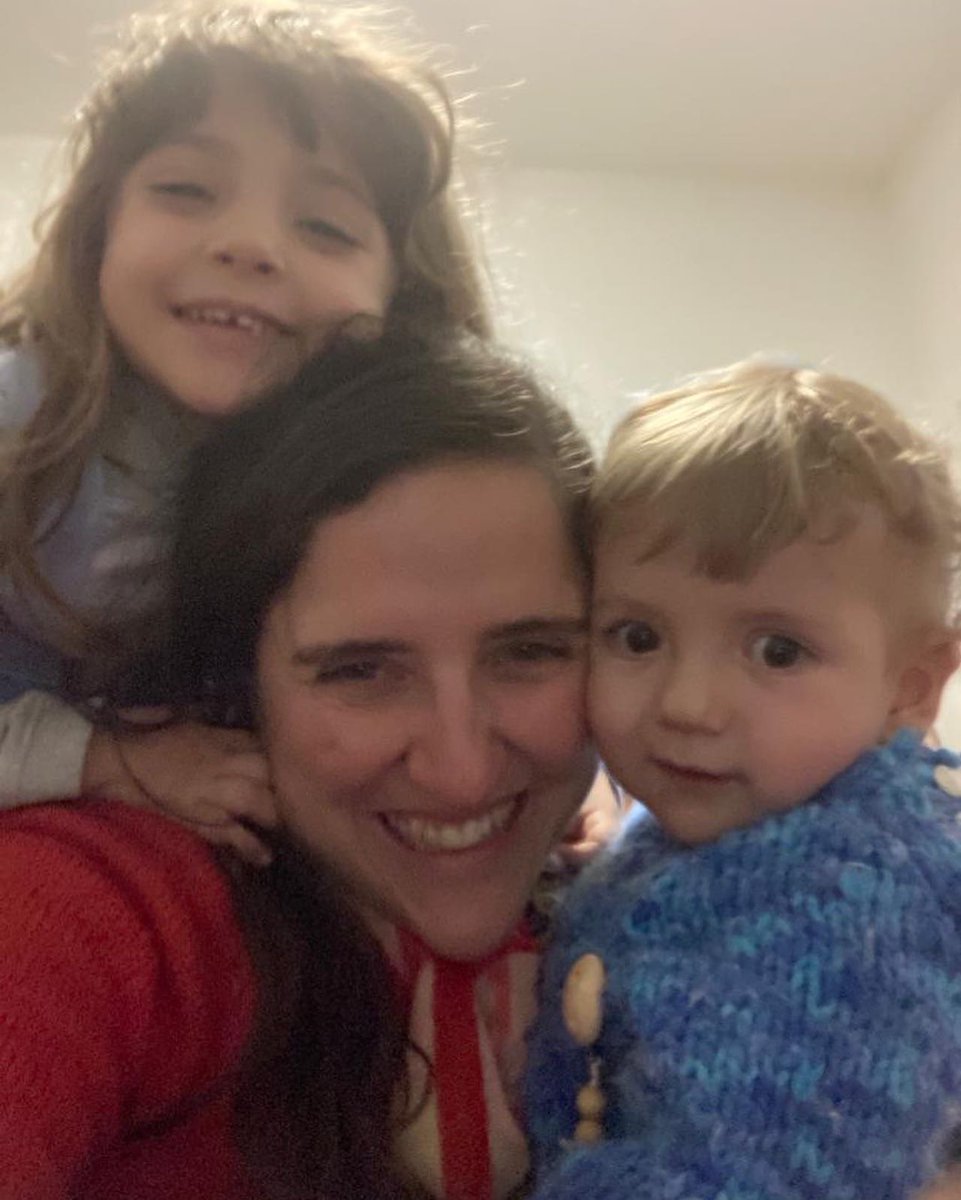 Feliz día a todas las madre, en especial a la más guerrera y luchadora. Sos la mejor Ceci Navia.