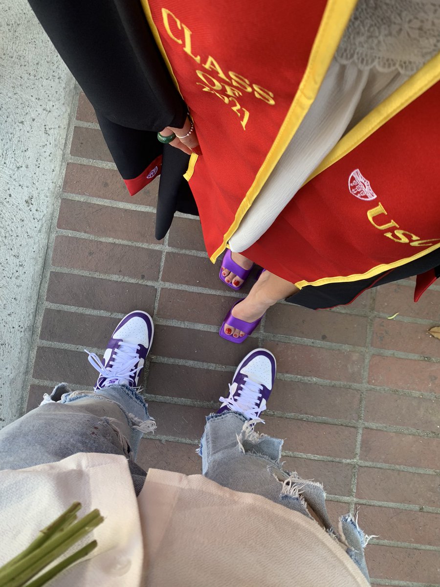 GageGray's tweet photo. She is the sweetest thing that I know 🥹 #uscgrad #gouldschooloflaw #masters https://t.co/Rn6mmGzRWj