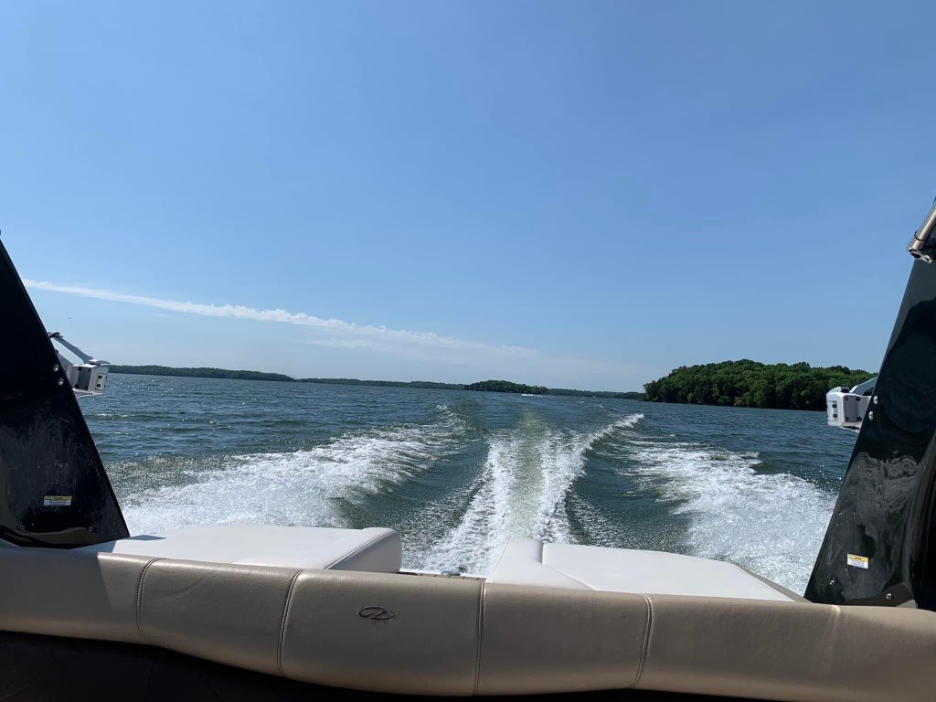 So, who is tooling around #KentuckyLake this afternoon?