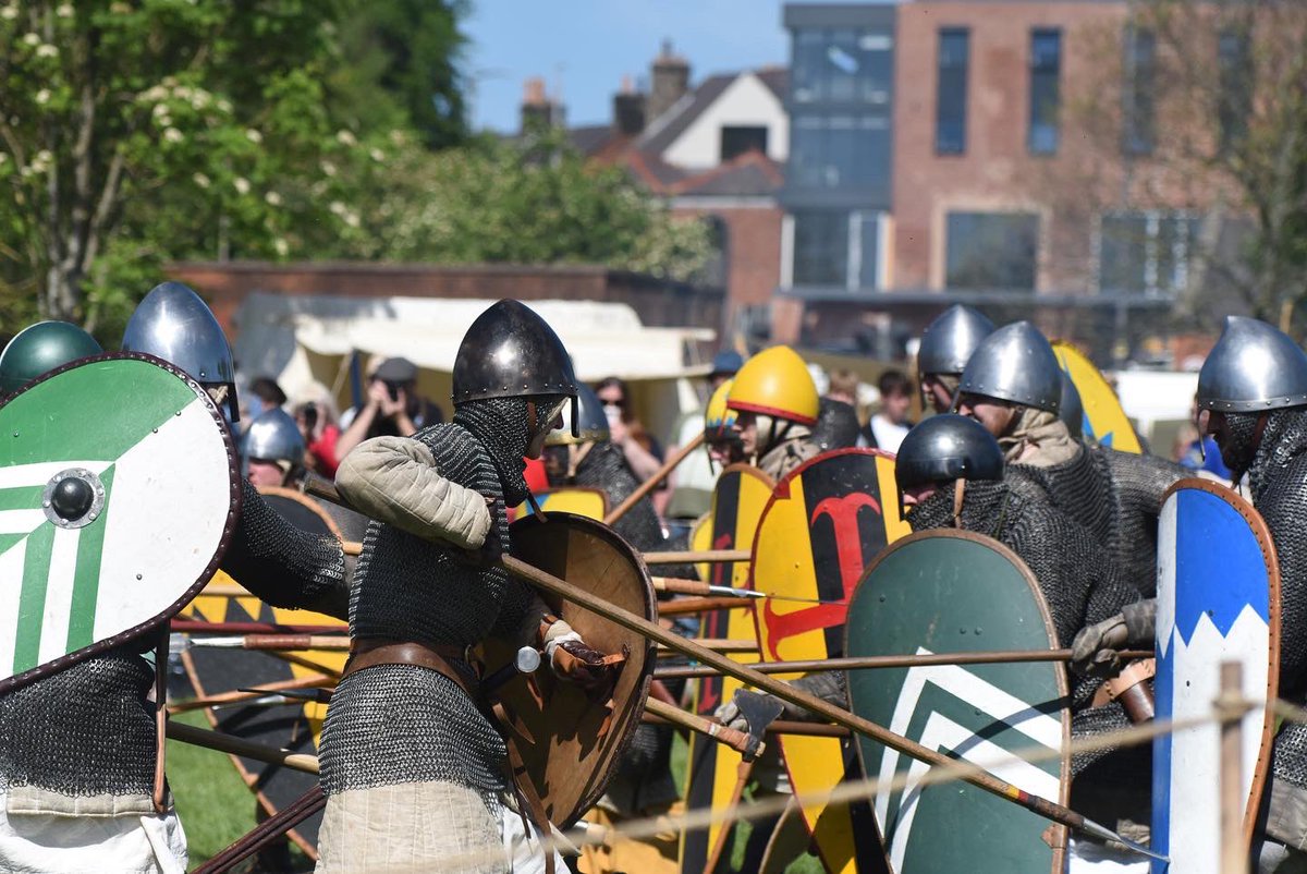 scouserock1's tweet photo. #corinationpark #liverpoolevents
#ormskirkmedievilfestival #medieval #northwest 
#12century #ormskirk #knights 
#beaconpark #ormskirkmarket #medievalweekend
#lancaster #livinghistory #medievaltimes
#medievaltimes @visitlancashire #liverpoolevents
#merseyside #knights #medieval https://t.co/HyZbS3lYAH