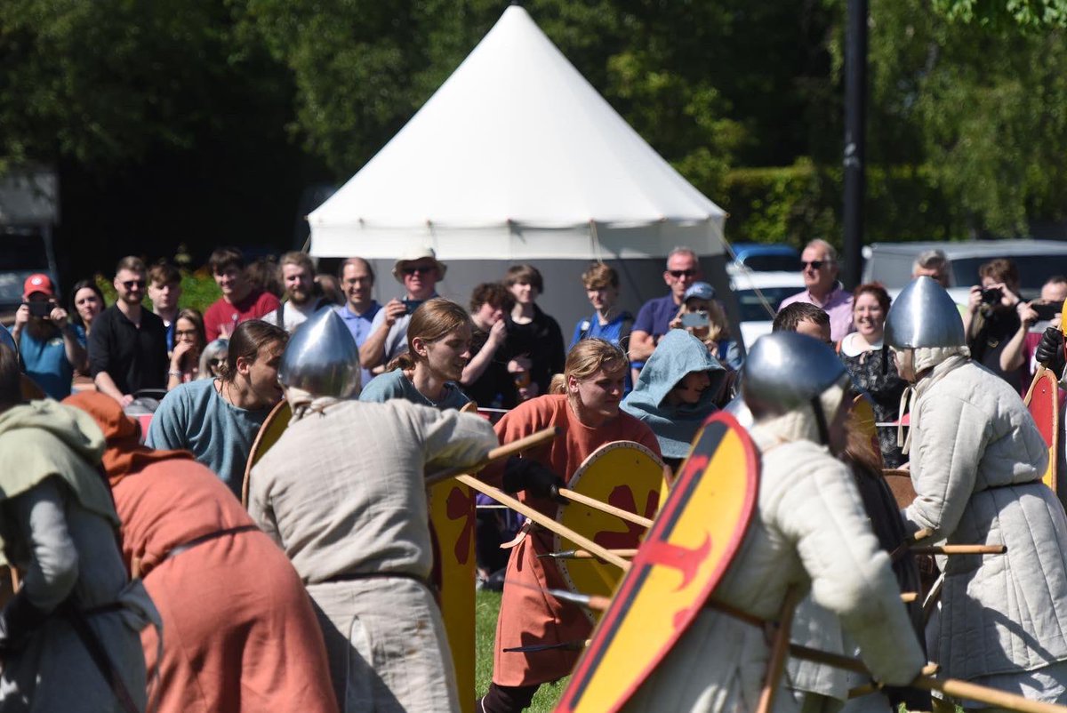 #corinationpark #liverpoolevents
#ormskirkmedievilfestival #medieval #northwest 
#12century #ormskirk #knights 
#beaconpark #ormskirkmarket #medievalweekend
#lancaster #livinghistory #medievaltimes
#medievaltimes @visitlancashire #liverpoolevents
#merseyside #knights #medieval