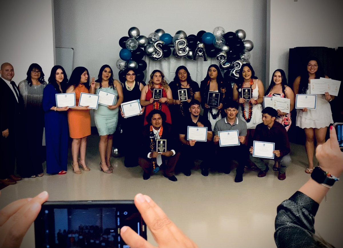 SandyMRomo_PHHS's tweet photo. Congratulations to the @SBA_PHHS Seniors 🎓We are so proud of you all. Go forth and make your mark in the world Spartans. We will always be here cheering you on❤️ #Classof2022 #RISE @PHills_HS @bridge_bridgett @JMBolanos_PHHS @mcastro_phhs https://t.co/PLEWO0wGgY