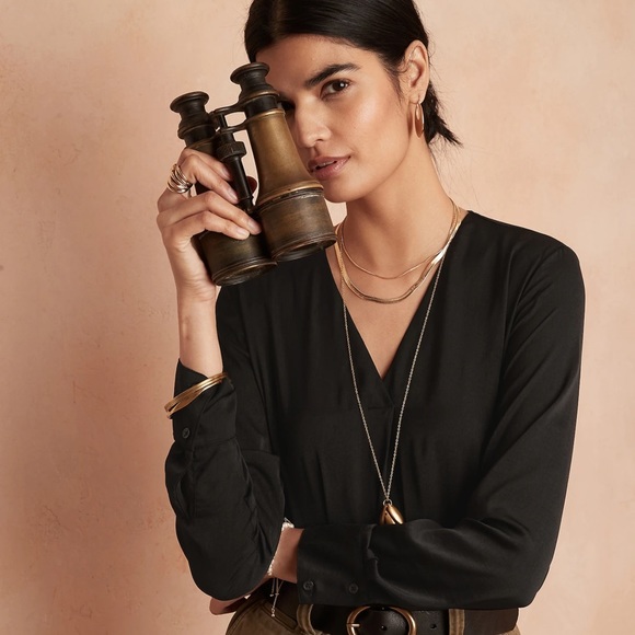 kimboC21's tweet photo. So good I had to share! Check out all the items I'm loving on @Poshmarkapp #poshmark #fashion #style #shopmycloset #bananarepublicfactory #kennethcole #coach: https://t.co/unQ1gqhnZR https://t.co/ql5gEax17z