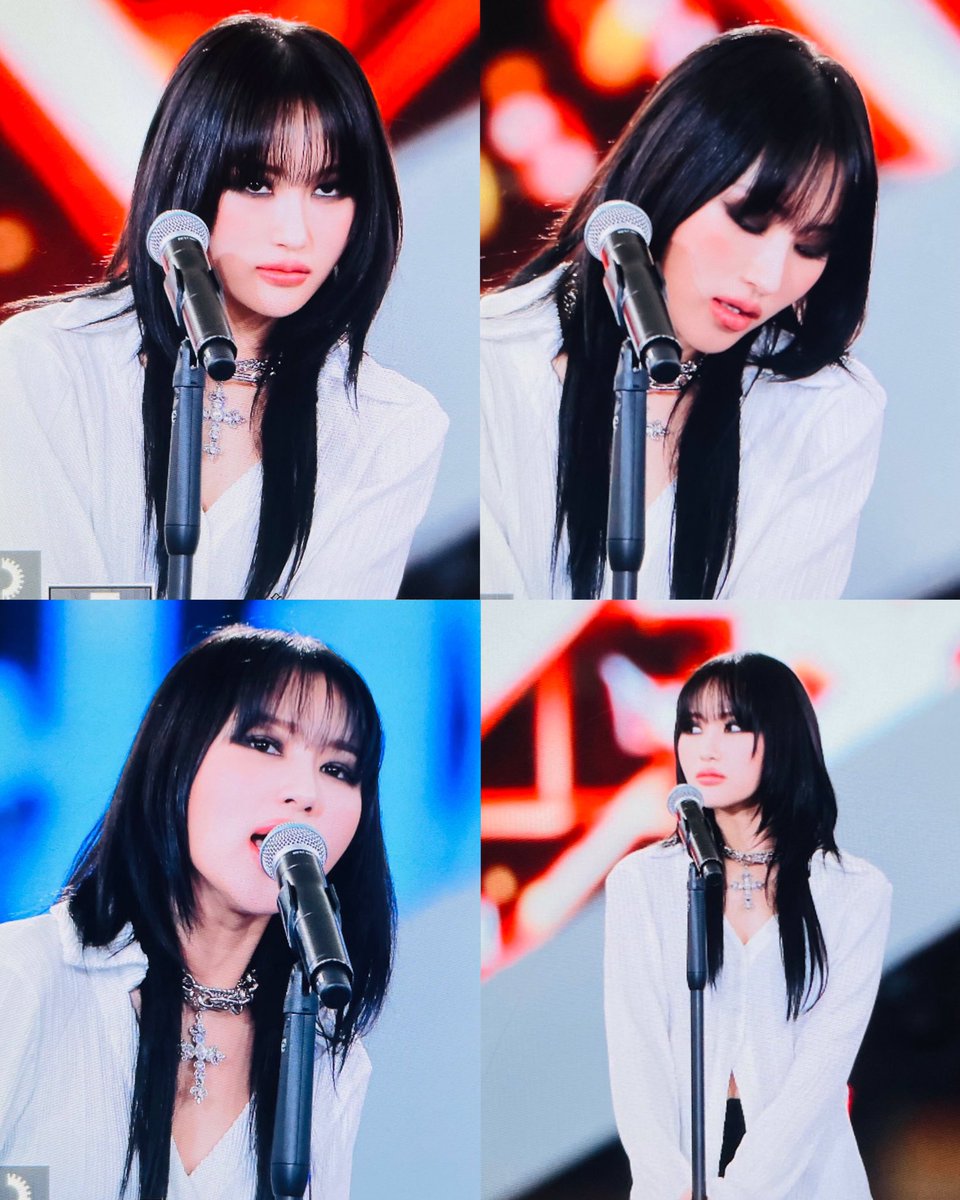 singjibofile's tweet photo. SHE’S SO HOT HOLY SHIT https://t.co/b2S6hOlUyL