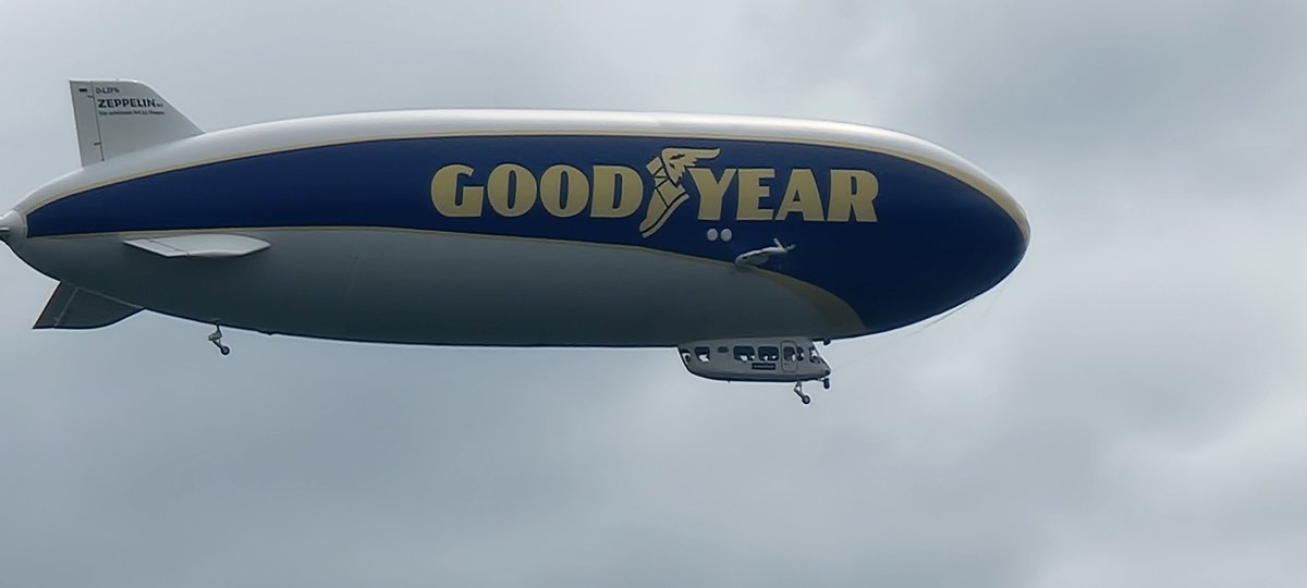 M3darkangel's tweet photo. @goodyear_uk @BTCC @Brands_Hatch Give us a wave. 👋👋👋 https://t.co/axMAvI2tU5