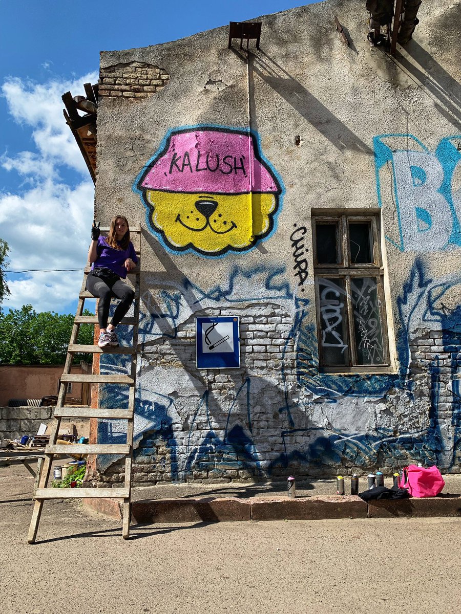 ChipaArt's tweet photo. My new graffiti in Lviv 🙂
💛Because Ukraine is rap and cats💙
#KalushOrchestra #Chipaart #graffiti #graffitiart #NFTCommunity https://t.co/KbFROQ2rw5