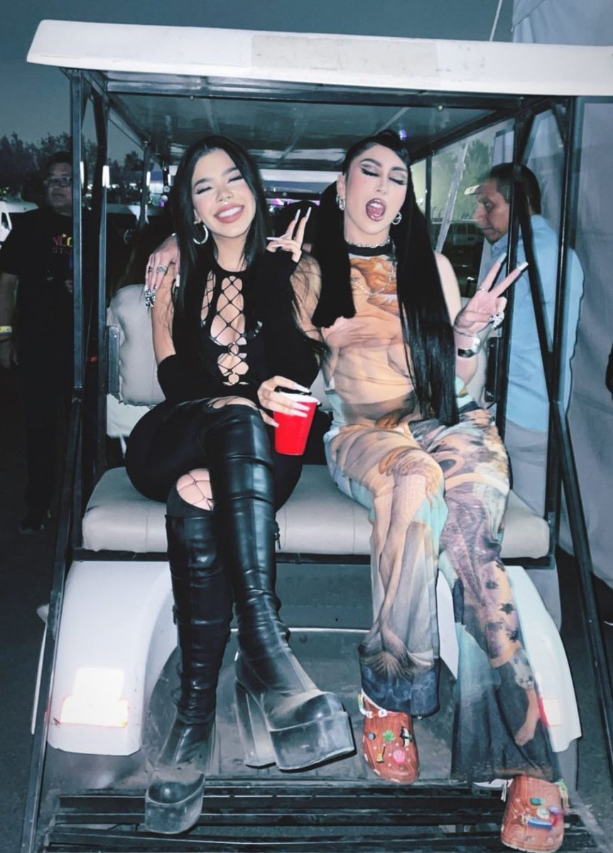 MTVLA's tweet photo. Todo lo bueno empieza con K 

Por ejemplo: Kenia Os y Kali Uchis 🫶 https://t.co/W9fzSDAslm