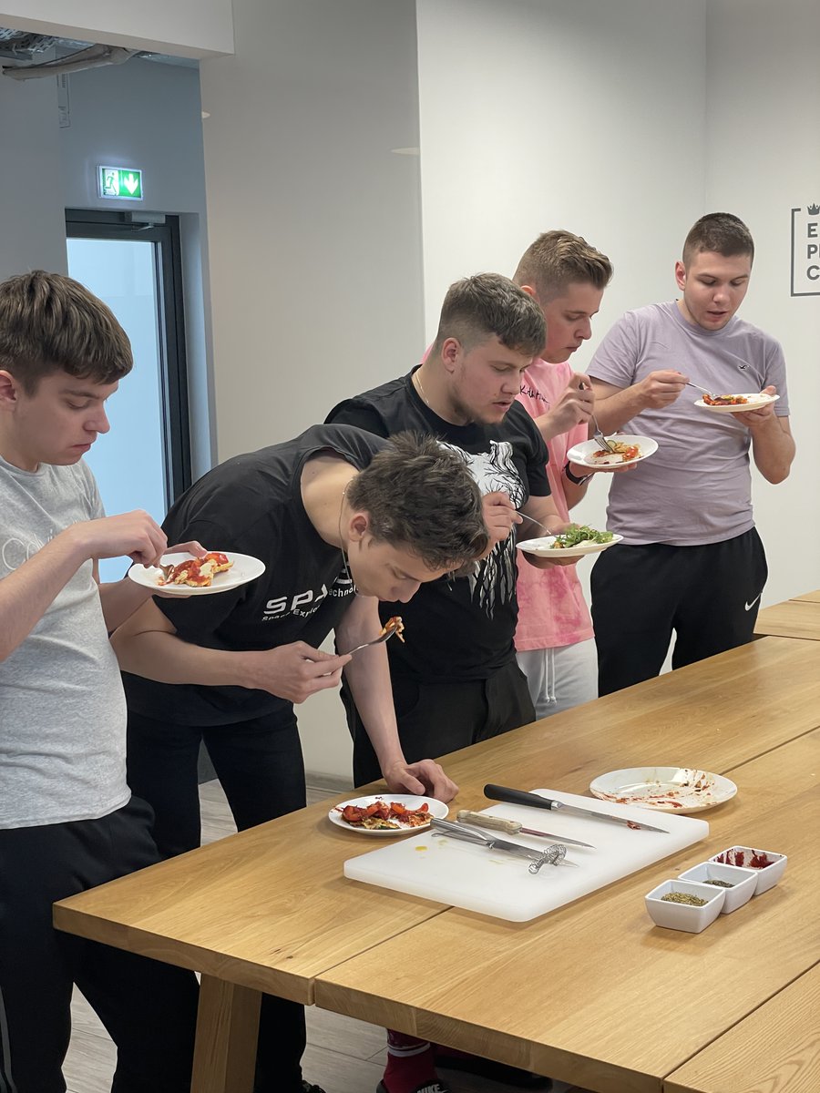 SkillFactor tweet media