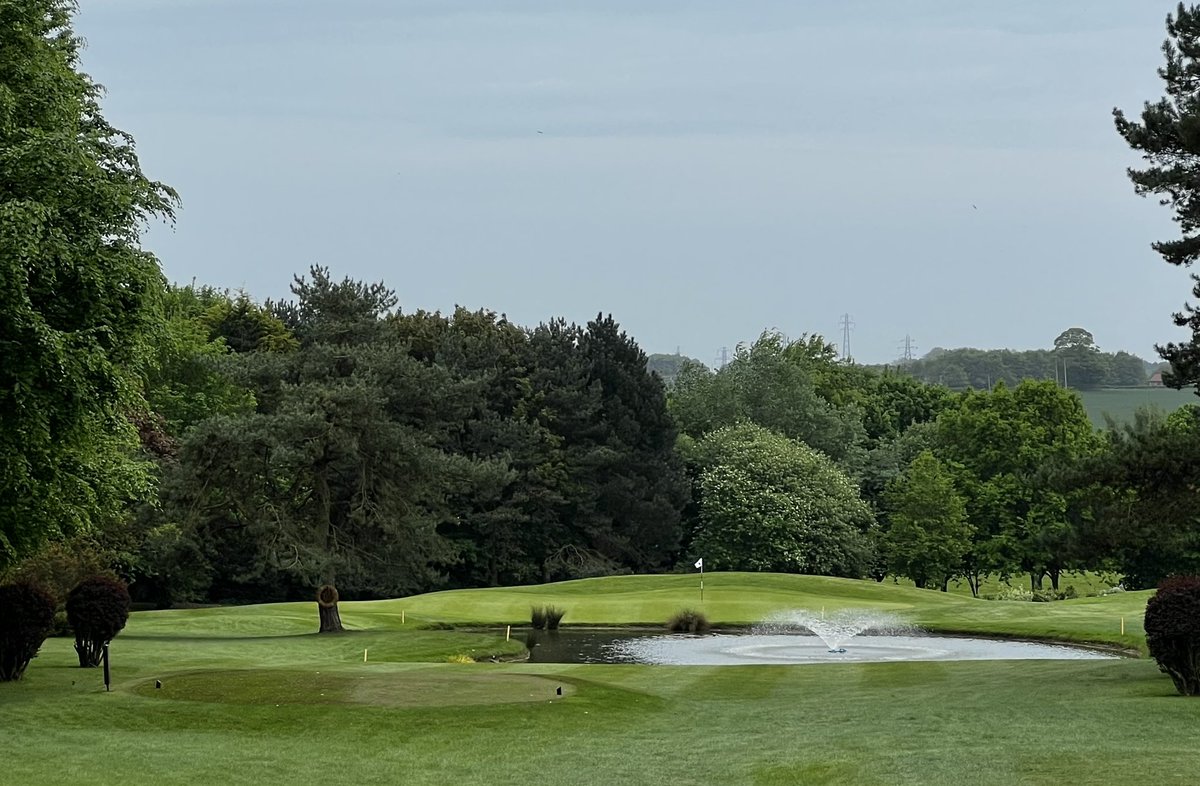 trickgolfshow's tweet photo. Lovely afternoon #Golfing @hesslegolfclub in Mixed Match for @ThonockPark #BeautifulCourse Excellent Condition, Great Food &amp; Wonderful Hospitality #HighlyRecommended 🏌️‍♂️⛳️🏌️‍♀️ @YUGCUK https://t.co/wjh9n379Uv