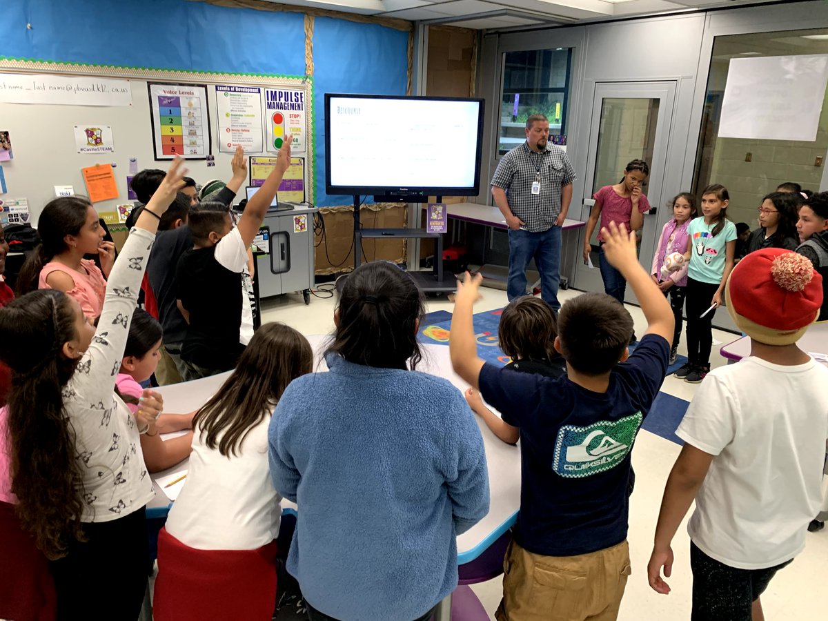 HansTullmann's tweet photo. This was the last photo I took of in-person instruction before the #COVID19 #Pandemic. It was at @CastleSTEAM with @PaulHaushalter in #4thgrade and we were doing a #SocraticSeminar on traveling to Disneyland. I'm so thankful we are in person now. #CastleSTEAM https://t.co/kMrO6HvFqq