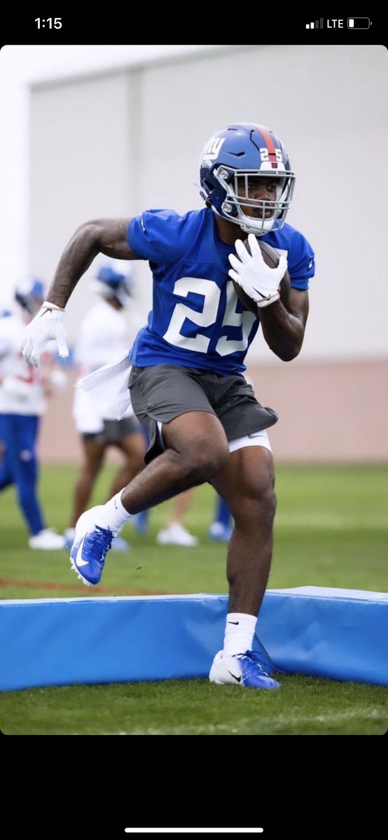 maxescarpio's tweet photo. Former Florida State RB Jashaun Corbin rocking the Giants blue at rookie minicamp (@Jashaun06): https://t.co/sN6As7AZfH