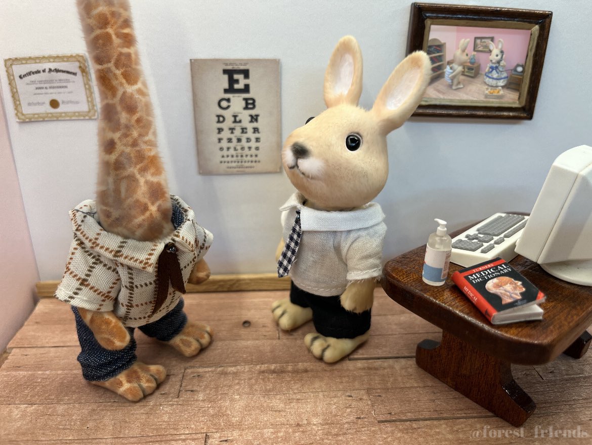 forest_fr1ends's tweet photo. - i’m running a bit late, but how can i help?
- well doctor, i’ve got a sore throat.
- for f**k sake… https://t.co/xsDmBg03XI