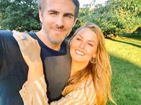 Chalysse1's tweet photo. I think they're enjoying this Sunday just being together ❤ 
@colinodonoghue1 #Hook  #colinodonoghue #jennifermorrison #EmmaSwan @jenmorrisonlive
#CaptainSwan #CSEdit #CSCrossover  #CaptainSwanMovie @disneyplus  @OnceABC @ABCNetwork #OUAT #OnceUponATime https://t.co/JWvAhEMN69 https://t.co/6gNvx2hZry