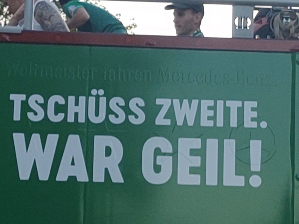 Die Weltmeister fahren also Mercedes ;)