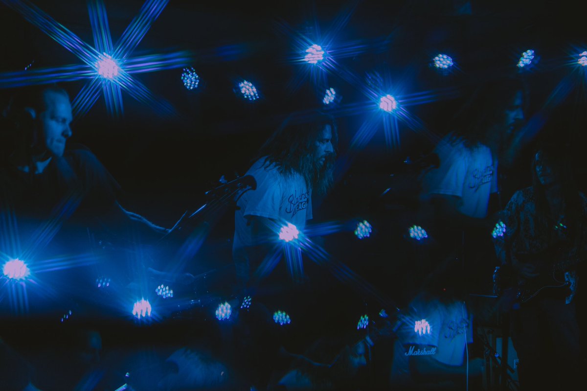 frans_films's tweet photo. Pt 2 - avalanche the band https://t.co/IDpYevzTfA