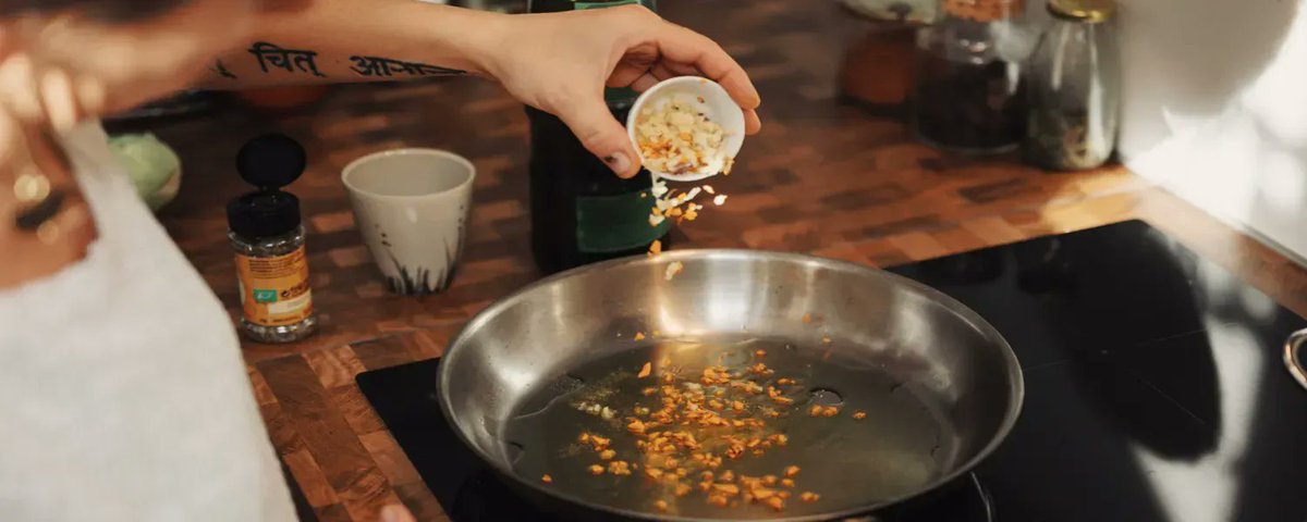 BookNet_Canada's tweet photo. At the start of the pandemic, numerous Canadians started on their culinary and baking journey to fill up some of their time spent at home. Learn about the impact that had on performance of cookbooks in recent years.
🔗 https://t.co/yDiNfU2WA3 https://t.co/9lJa9TsQc7