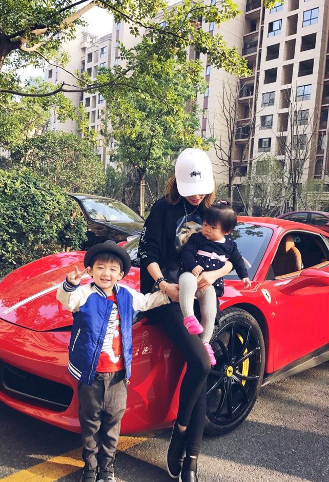 KJaniaga's tweet photo. No one will ever understand how hard it is to be a single mom with two kids https://t.co/WSpI8VuZyM