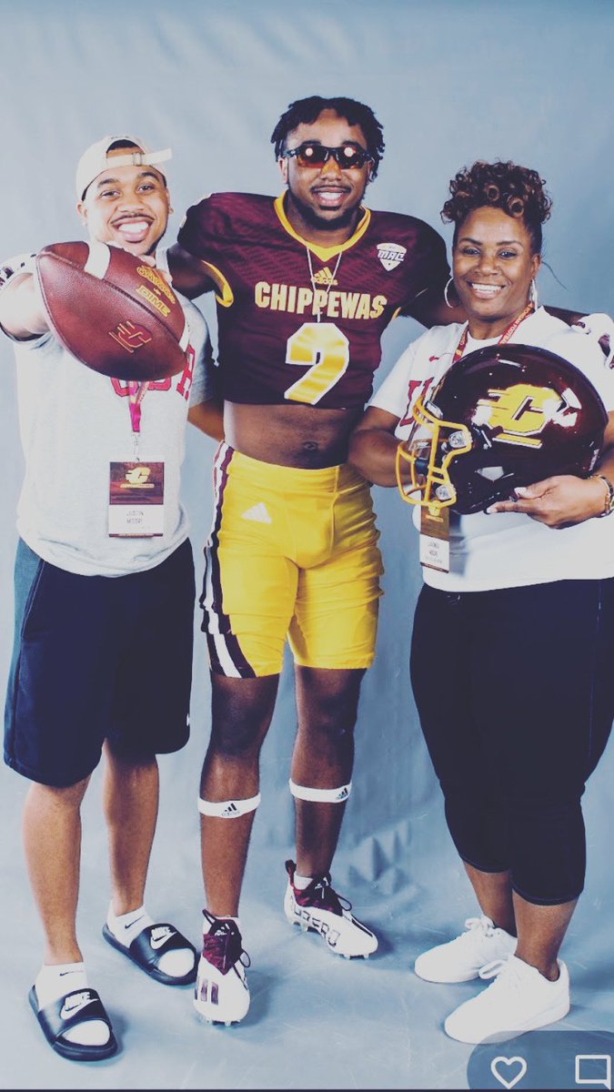 LLM__11's tweet image. I Had A Great Official Visit To Central Michigan. Thank y’all for all the love shown to my family and me #FireUpChips @BrandonHintz4 @CoachMcNamara9 @CMU_Football