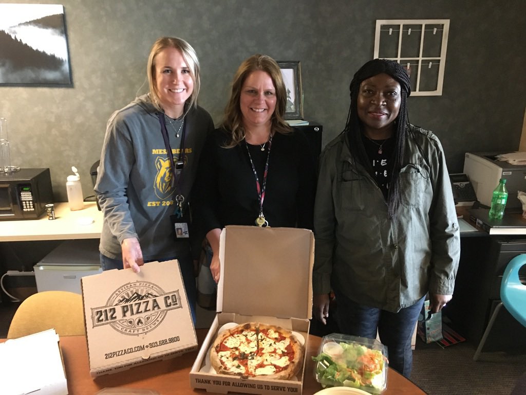 Mesa_middle's tweet photo. Thank you so much to 212 Pizza for donating lunch!!!  Glacier Team was very appreciative! https://t.co/84IUux973q