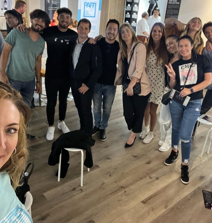 ChocarroARG's tweet photo. Nuestros @DavidChocarro @carolaursen #Bachis Disfrutando de #ElHuevo ππΈππ https://t.co/jgsFA8aO3r