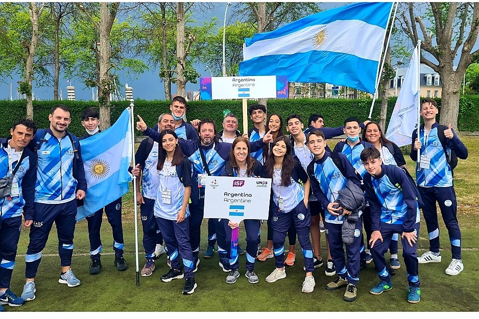 FADEarg's tweet photo. Hoy la delegación de #FADE🇦🇷 participó del desfile y de la ceremonia de apertura de la Gymnasiade🇫🇷. #ISFNormandy2022.
👉Gran emoción y orgullo representar a la 🇦🇷 en el Deporte Escolar.
@ISFsports @lpetrynka @ines_arrondo @Leot14 @DeportesAR
➡️Educación y Deporte
#SomosFADE🇦🇷❤️ https://t.co/hbcsqzbA4r