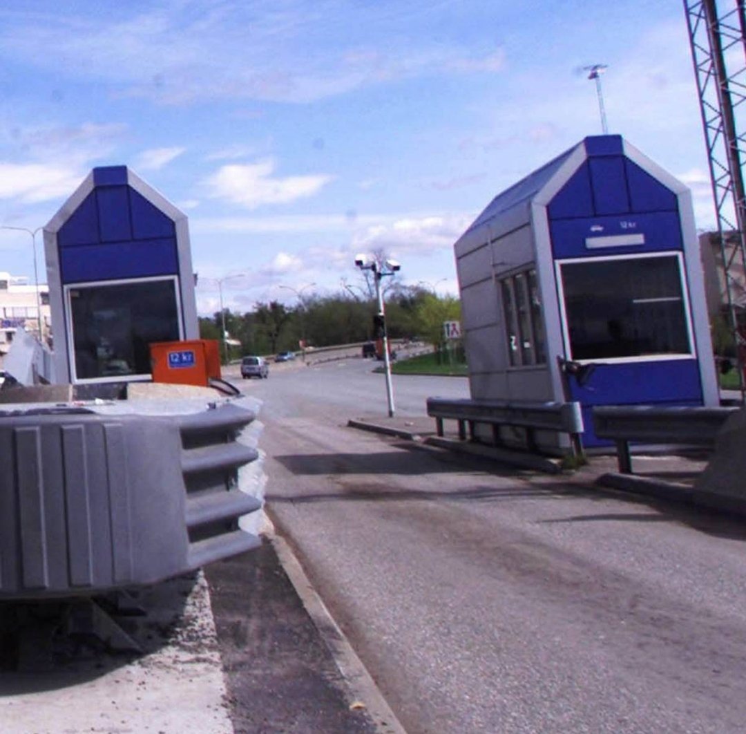 Savner dissa, og kurven man skulle hive mynten oppi, aldri var man så konnsentrert som da, bomma du var hælvete laus. Hadde du bare sedler måtte du ta strafferunden på MANUELL hvor det satt ei pottesur kjærring uten livsgnist. Bomringen var bedre før.