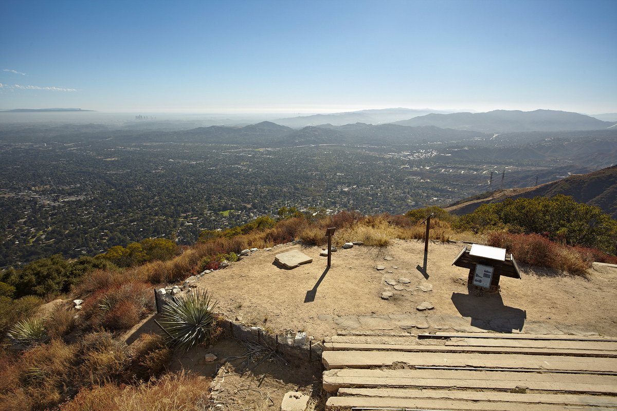 silvahameline's tweet photo. Enjoy dramatic city views from these 6 LA hikes. https://t.co/UNcRJxOhZs #cityview #LA #losangeles #socal #beachcities #hike #silvahameline #realestateexpert #remaxelite #getoutside #LAhikes https://t.co/7rQvyJgcVj