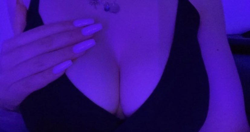 Svetlan02's tweet photo. Bin wieder aktiv also los schreibt mir 💋💦
Rt https://t.co/ZYmP5kpE7M