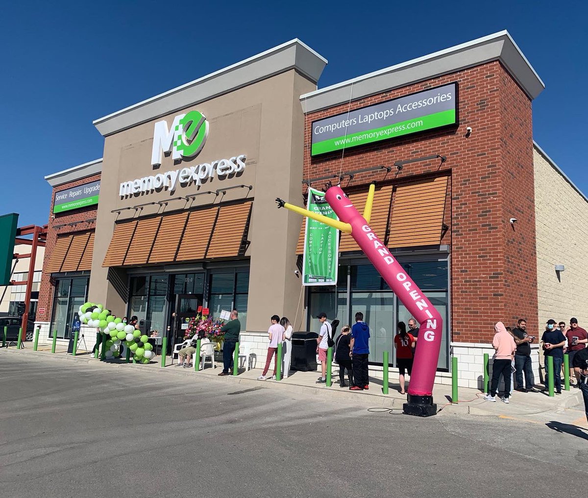 MemoryExpress's tweet photo. 🤩Our Ontario Grand Opening Sale continues till Monday!
Check out all of our store locations for store-wide grand opening deals!
✅ Shop: https://t.co/iXQ5ZojIaq
✅ Enter the contest: https://t.co/bHtw2mGTOa
#GrandOpening #memoryexpress https://t.co/K6bSmlt2ed