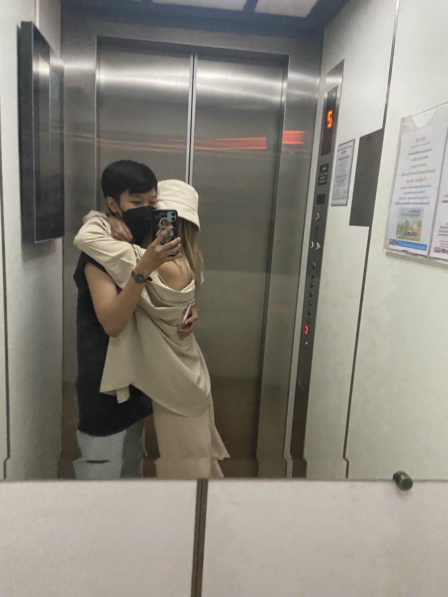 amyb1390zz's tweet photo. She was drunk the first time (for me) hahaha https://t.co/gcQOk75nYq