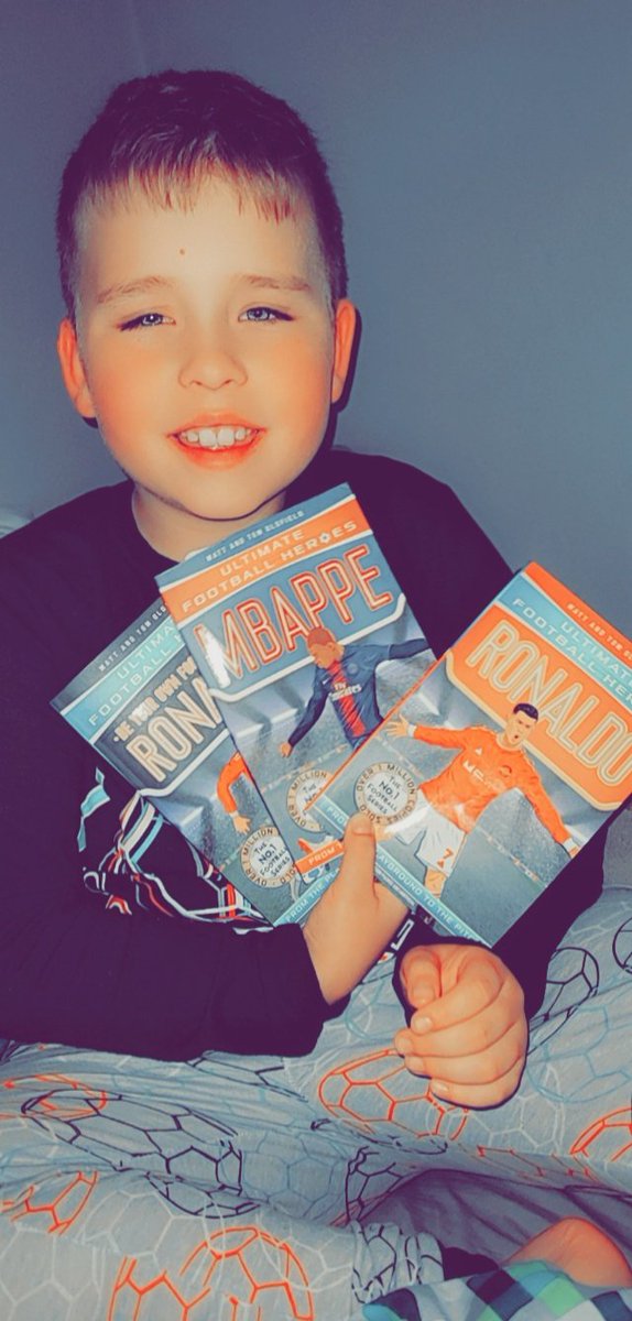 SivellJade's tweet photo. @FellDykePrimary @MissGray_E @missmitchinson ajw used his book voucher for these books as hes football mad ⚽️ https://t.co/KVcfJwTh95