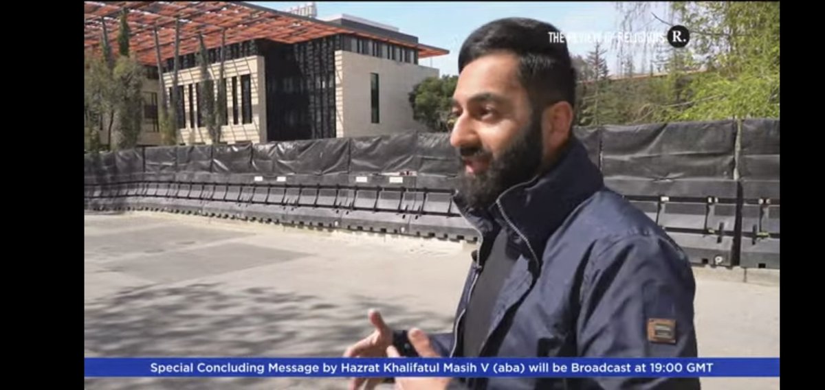 Muslim_Scientst's tweet photo. I'm so delighted to see @SabahatAliR on #GodSummit2022 😊

Appreciate the team of @ReviewReligions on such an amazing episode this year - three cheers! 👏 

Looking forward to Hazoor's historical address ♥🙏 https://t.co/IgWOoRuSE3