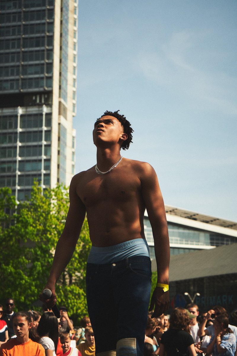 001symbol's tweet image. big @Singa243 à Lille hier 🪙