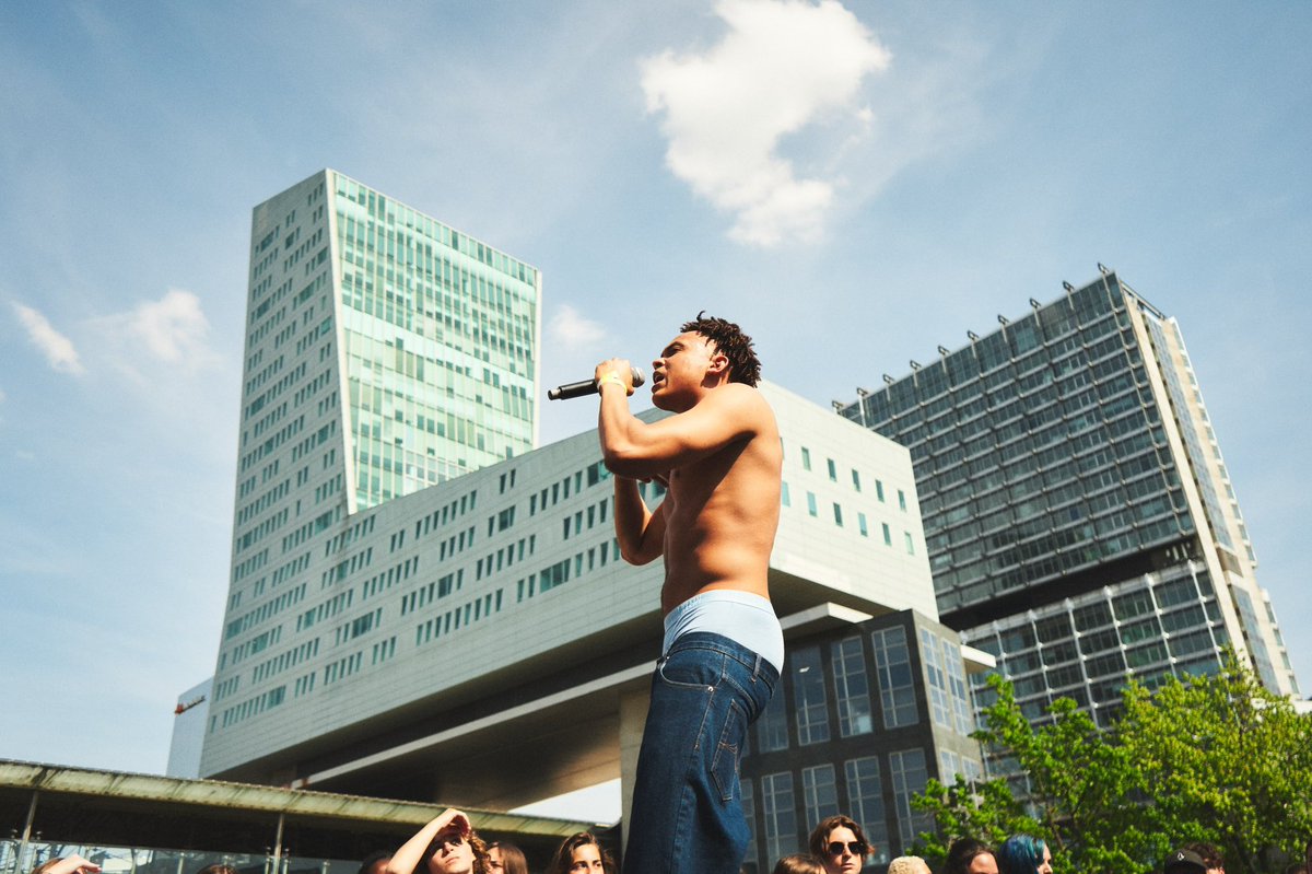 001symbol's tweet image. big @Singa243 à Lille hier 🪙