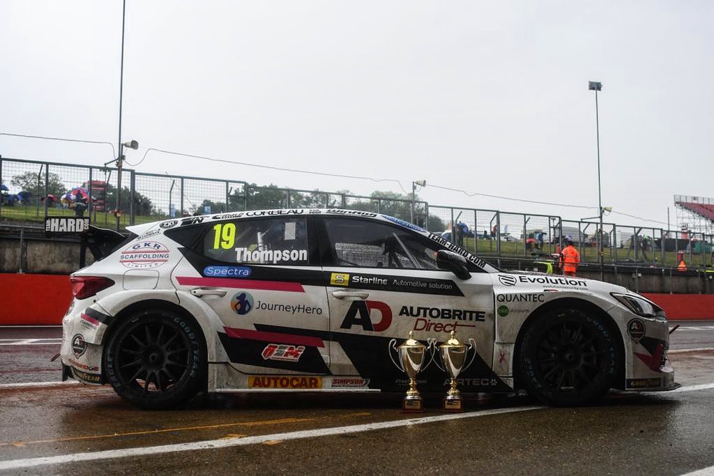 Over and out from Brands Hatch ✌️ 

Hope you enjoyed that one team, thanks for your support ❤️

#TeamHARD #BTCC #OverandOut