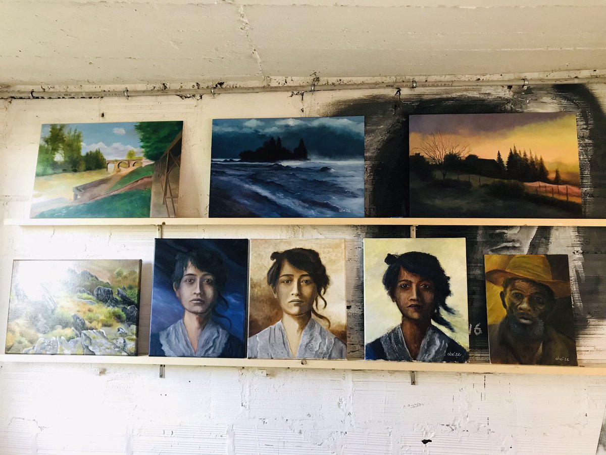 karine_emonet's tweet photo. A la rencontre des #artistes du #PAAP2022 @villepoissy ❤️ Des échanges et des personnalités qui enrichissent notre belle cité, qui embellissent le quotidien… et qui ont séduit plusieurs centaines de visiteurs ce week end 🤩 #bravo #atelier #art #culture #événement #madeInPoissy https://t.co/R2JrM8Zgjg