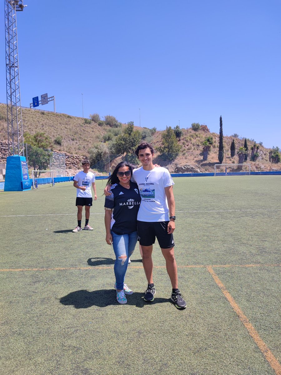 Sunnyph27's tweet photo. Ningún jugador es tan bueno como todos juntos...
Agradezco a todo el cuerpo técnico y a mis compañeros por darlo todo en esta temporada y lograr este ascenso 🔼💪⚽💙
Le debo todo a  @CanteraMFC este es mi último año ha sido un placer defender mi escudo 💙⚽ desde pequeño ☺️ https://t.co/pguCO4BtF9