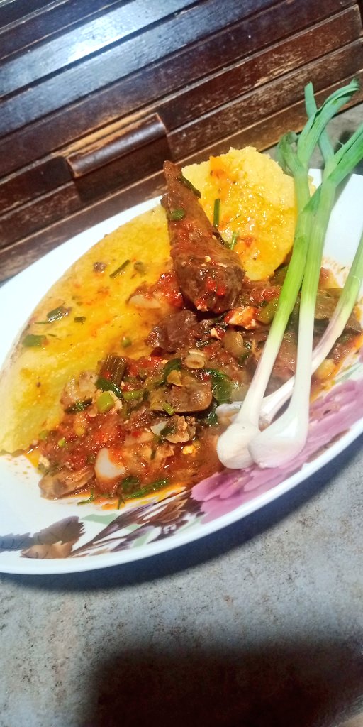nico_patrascu's tweet photo. #dinner
#chichenliver #greengarlic #greenonion #tomatosauce #blackpepper #dill #polenta
#cına
#ficatdepui #mamaliga #usturoiverde #ceapaverde #sosderosii #pipernegru https://t.co/ke3Ucv3VRn