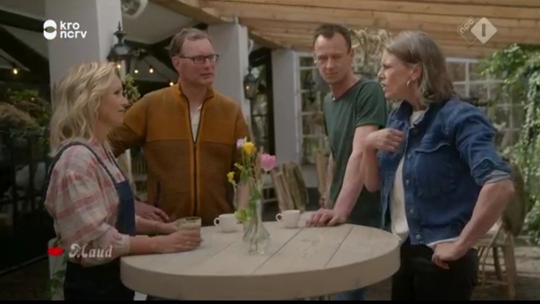 accountnaam's tweet photo. De drie smaakmakers voor ons Twitteraars.. Zo samen zijn ze minder leuk. #bzv #boerzoektvrouw https://t.co/aIwQMYtef7