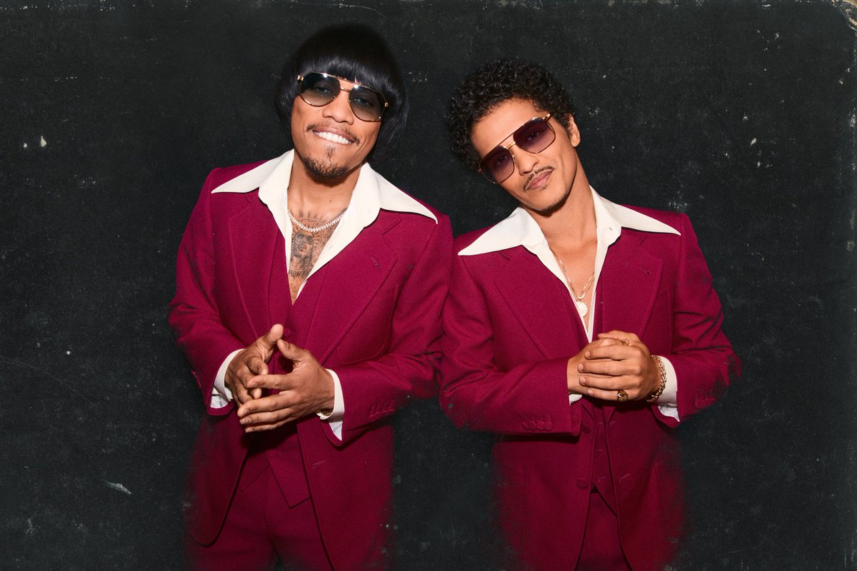BrunoMars1Chart's tweet photo. #BrunoMars, #AndersonPaak &amp; #SilkSonic Will perform 'Love's Train' tonight at 8PM ET/5PM PT on NBC and Peacock! https://t.co/OIqJyoVSZ6